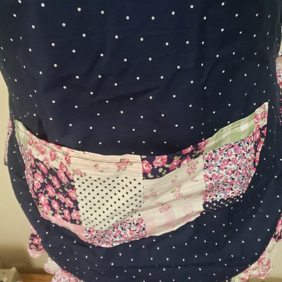 Quilted Ruffle Handmade Kitchen Apron - Picture 7 of 12